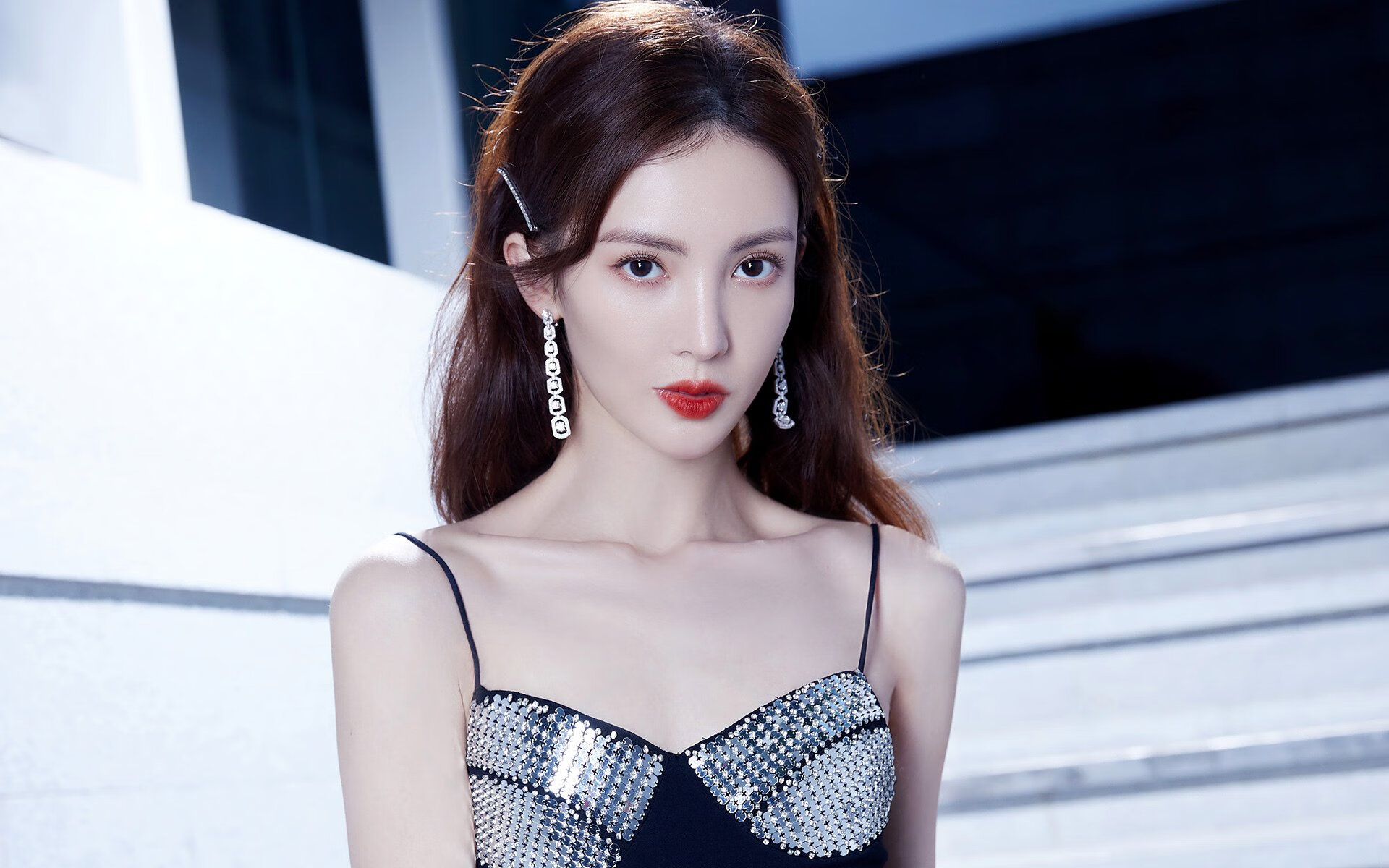 爱游戏-克罗地亚骑手奥利维亚·马尔顿·米哈尔迪内茨在2024年国际马术联合会世界障碍赛中获得第六名,展现出色表现。