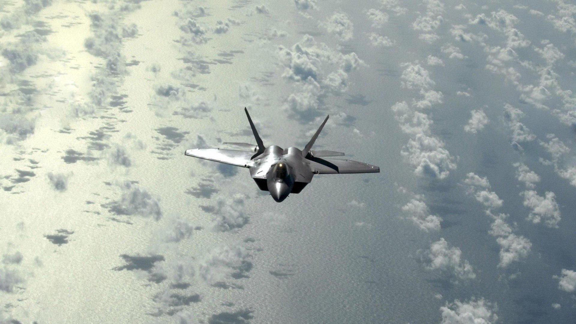 AIYOUXI.COM-【规则影响】裁判判罚如何左右比赛走向？案例深度分析，裁判右手握左手啥意思