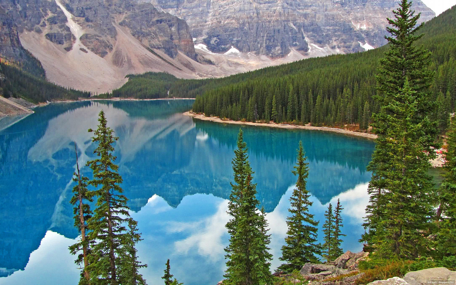 爱游戏app-在总决赛关键时刻，库里连续命中三个远距离三分，最关键时刻的“天外飞仙”！