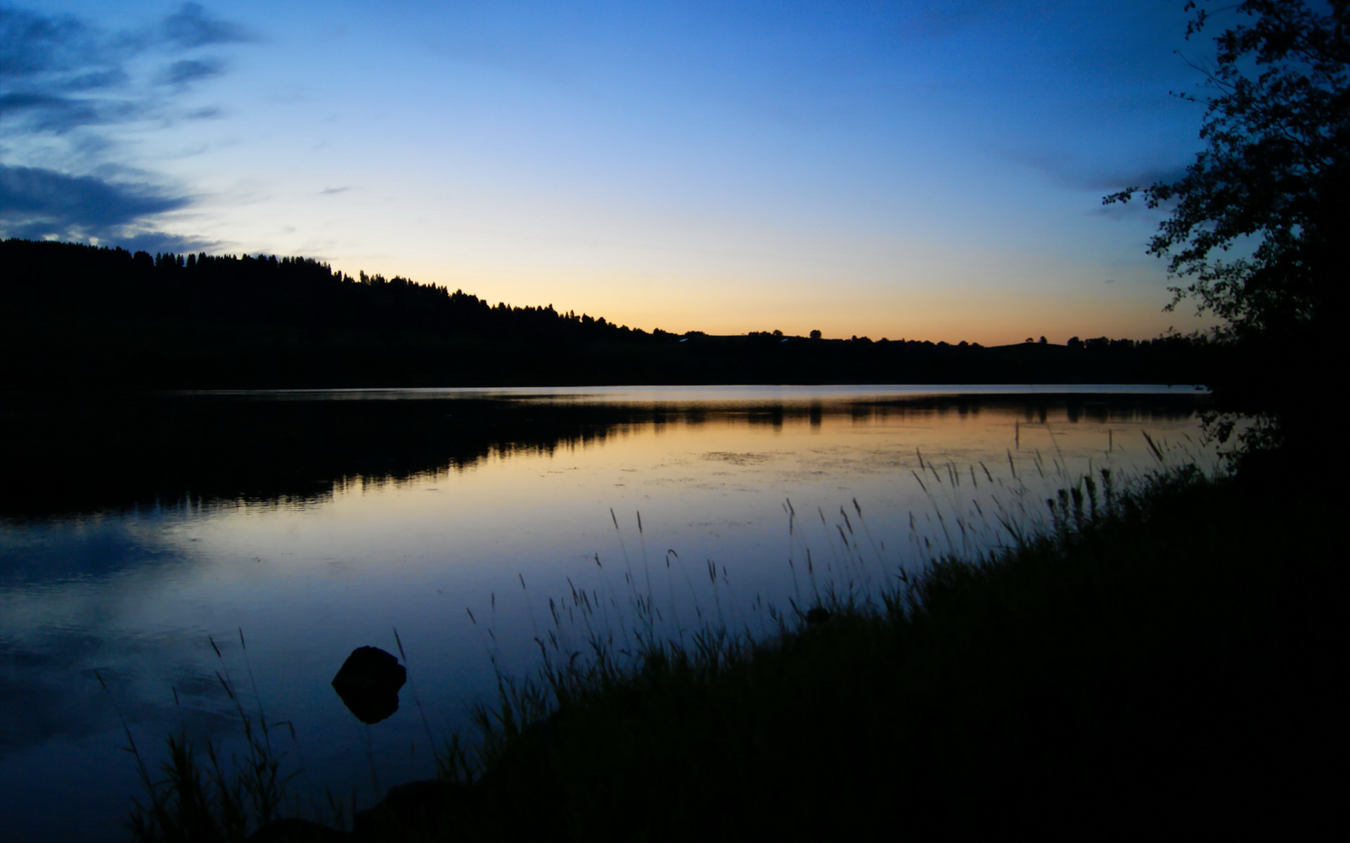 爱游戏平台-明星嘉宾：助阵台球比赛增添星光熠熠，打台球明星